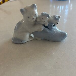 Vintage Japanese 1940s porcelain cat family.